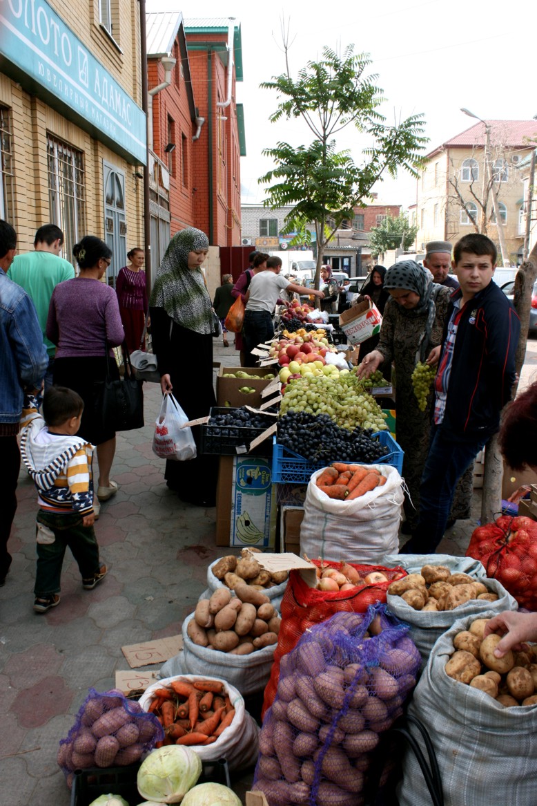 Bolshye Isady open market - traditional residence of Muslim merchants