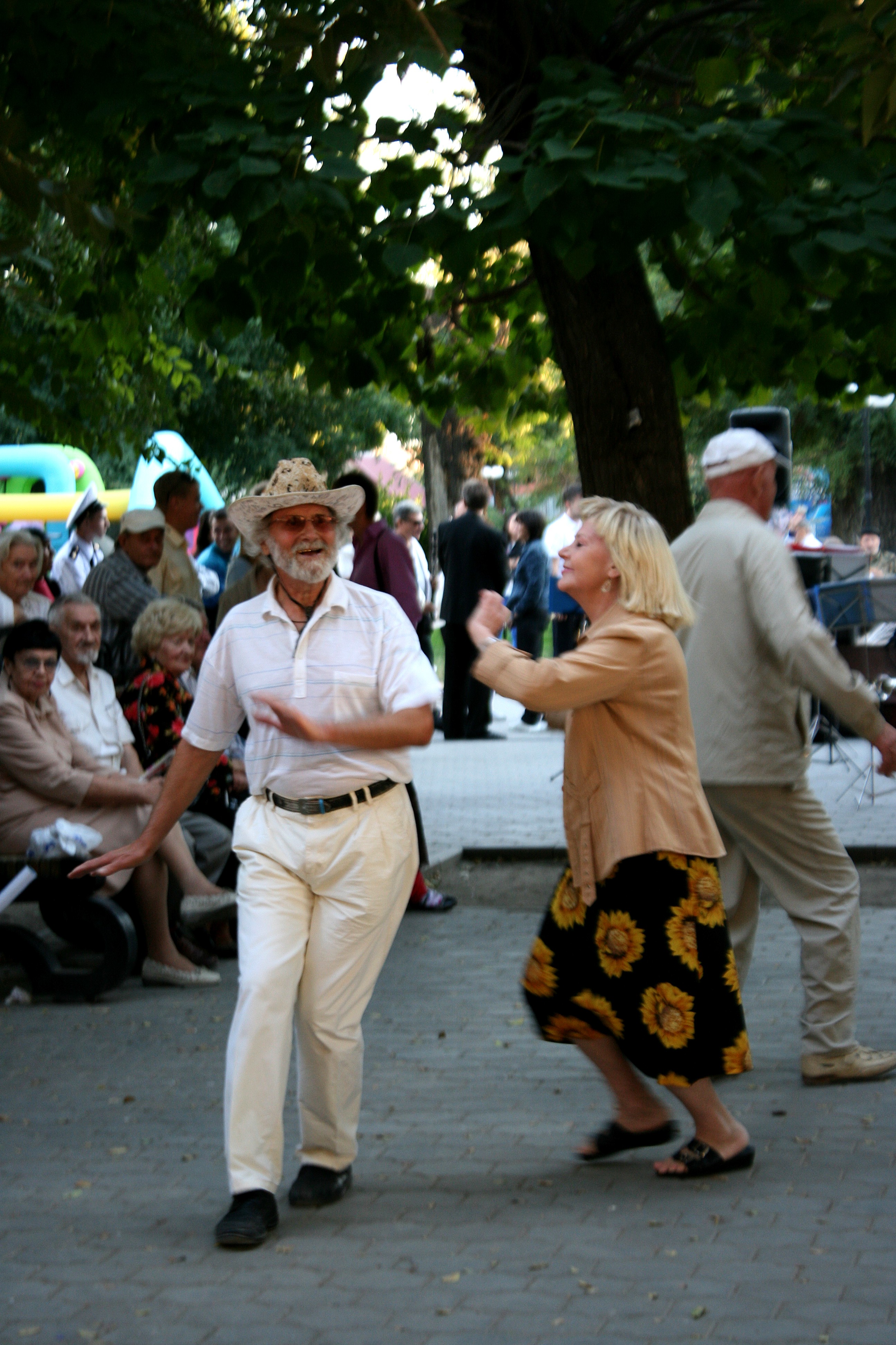 Celebrating Day of Pensioner despite low pensions and lack of healthcare Celebrating Day of Pensioner despite low pensions and lack of healthcare